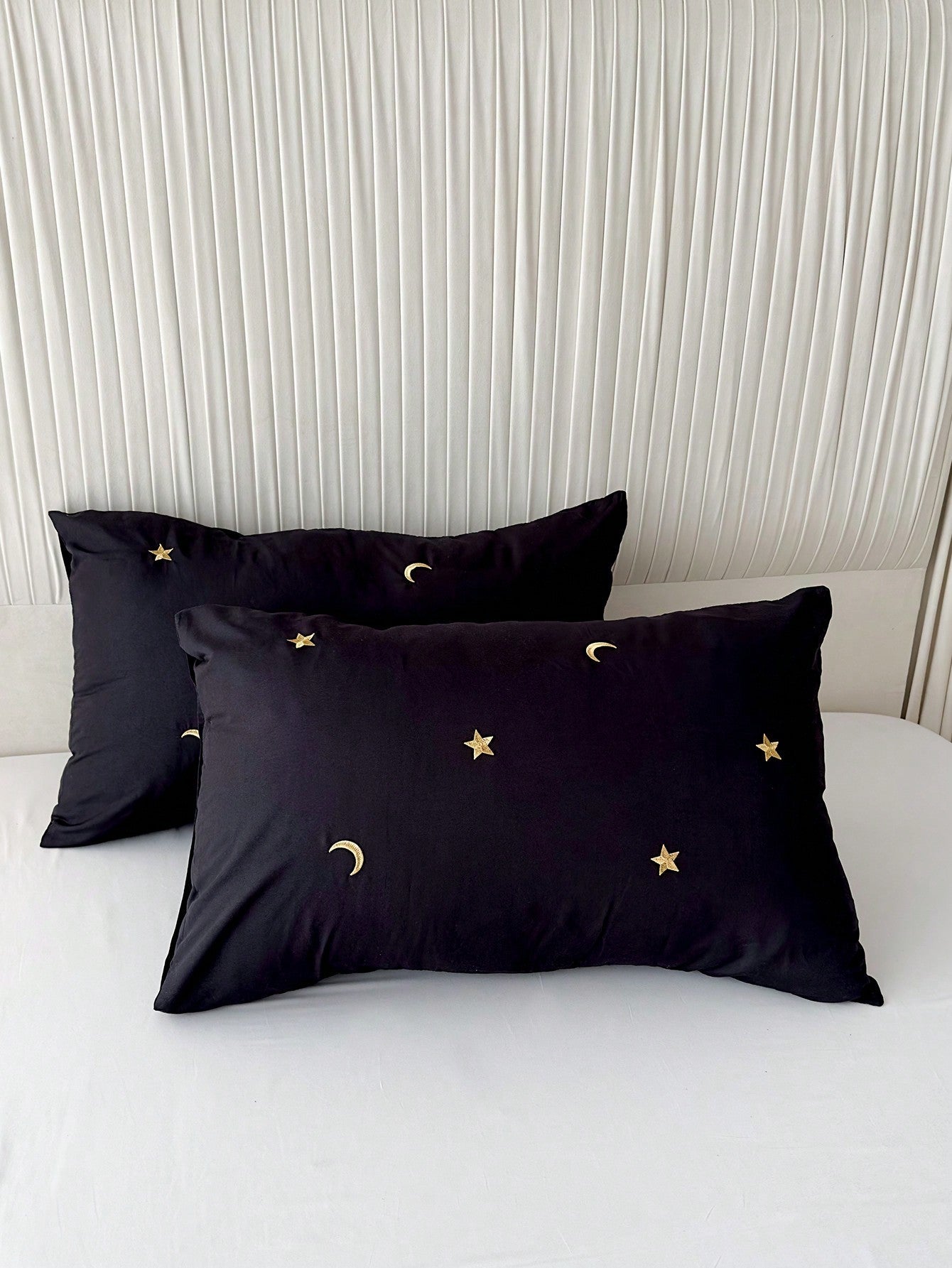 StellarDream - 2-Delige kussensloopset met ster & maan ontwerp