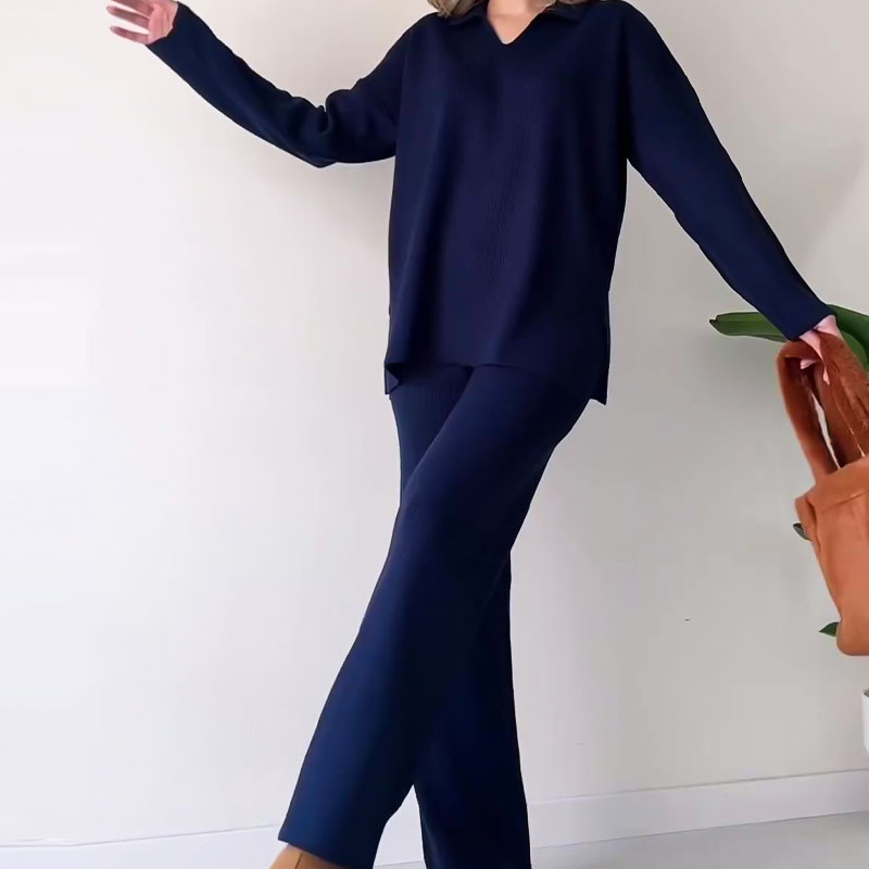 Stella – Tweedelige set met top met v hals en broek met wijde pijpen
