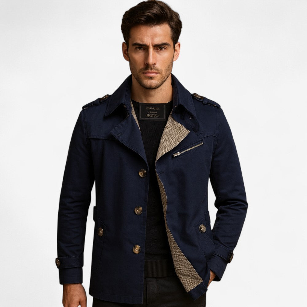 Benjamin – Enkelsluitende Trenchcoat met Omgeslagen Kraag