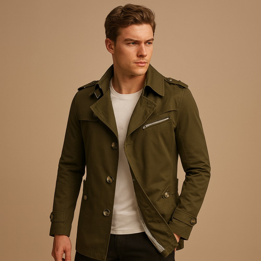 Benjamin – Enkelsluitende Trenchcoat met Omgeslagen Kraag
