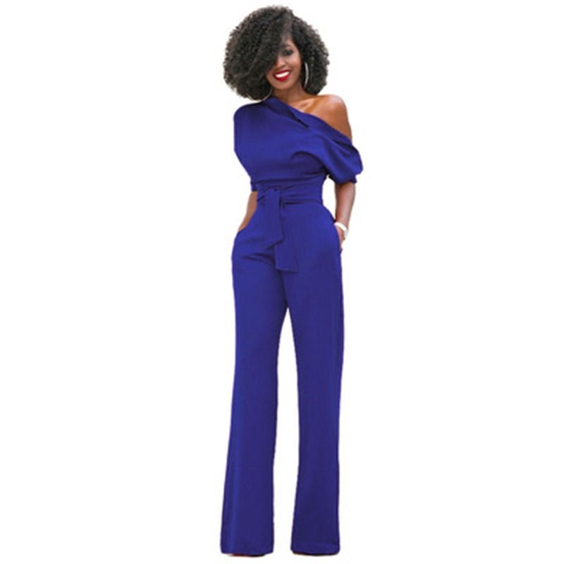 Emilia - Jumpsuit met één schouder en wijde pijp met tailleband