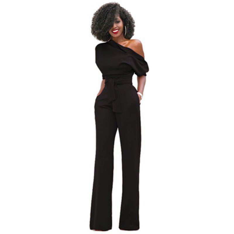 Emilia - Jumpsuit met één schouder en wijde pijp met tailleband